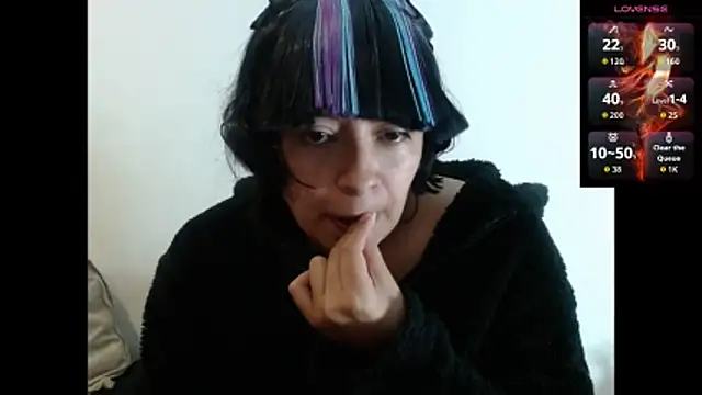 Acelinrose online show from November 6, 2025, 1:28 am