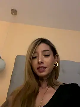 MoniUribe online show from September 30, 2025, 4:39 am