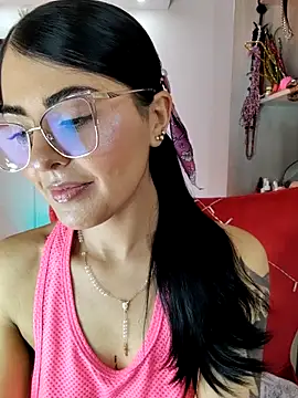 Snapshot of ValeNiitaLuv chatting on April 6, 2026, 4:46 am ValeNiitaLuv online show from April 6, 2026, 4:46 am