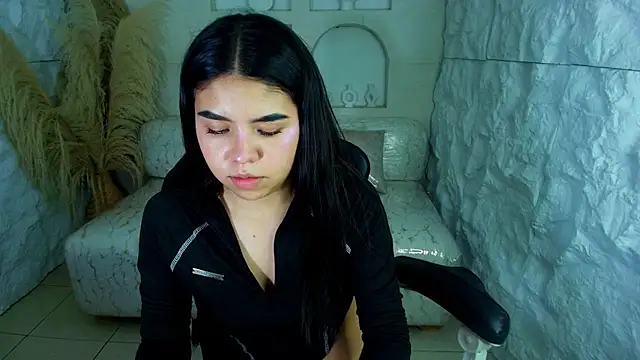 ambarina r online show from October 25, 2025, 3:25 am