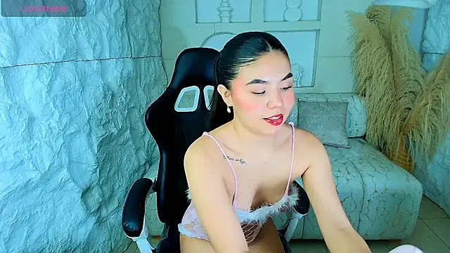 ambarina r online show from November 30, 2025, 3:21 am