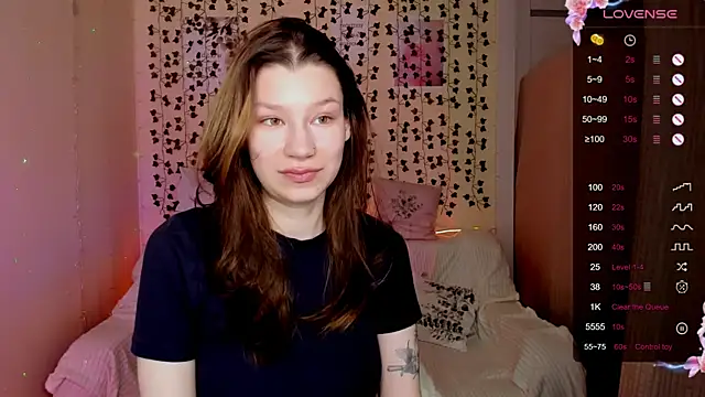 LinaBlossom  online show from December 4, 2025, 8:23 am