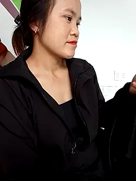 Norah-h online show from October 7, 2025, 3:04 am