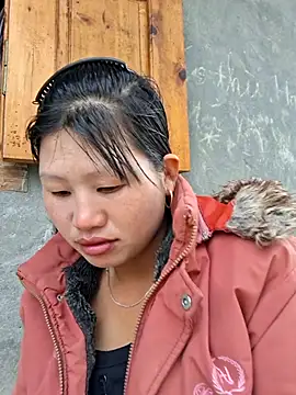 diamond-- online show from November 17, 2025, 2:17 am