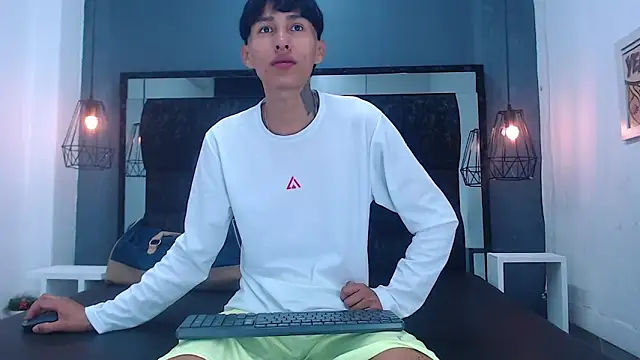 Snapshot of Daniel_delux_ chatting on September 24, 2025, 11:24 am Daniel delux online show from September 24, 2025, 11:24 am