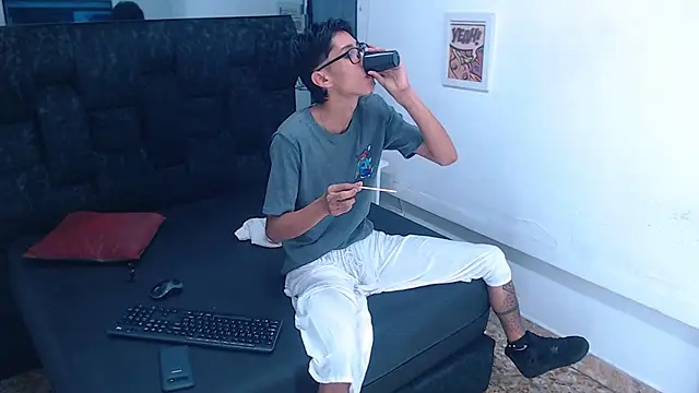 Snapshot of Daniel_delux_ chatting on October 7, 2025, 11:40 am Daniel delux online show from October 7, 2025, 11:40 am