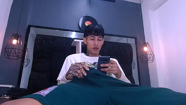 Snapshot of Daniel_delux_ chatting on November 21, 2025, 11:47 pm Daniel delux online show from November 21, 2025, 11:47 pm