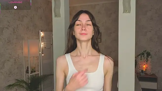 ReneeLippeatt online show from October 22, 2025, 7:24 pm