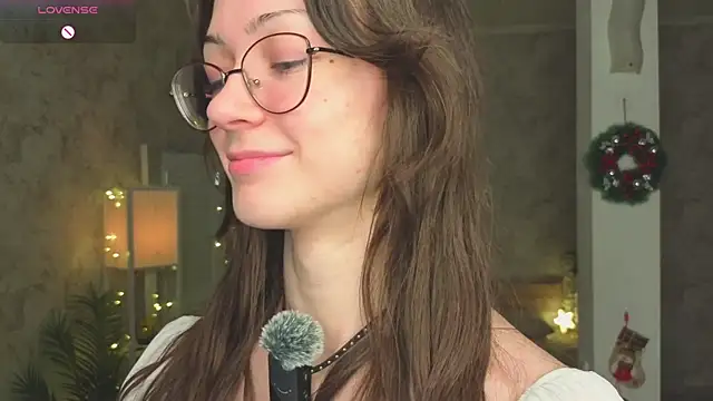 ReneeLippeatt online show from January 7, 2026, 7:27 pm