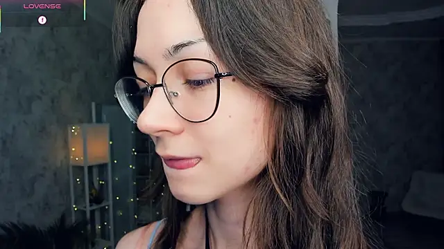 ReneeLippeatt online show from February 10, 2026, 7:29 pm