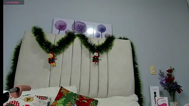 AmandaaWats online show from December 13, 2025, 7:53 pm