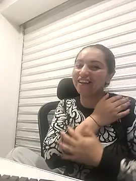 Snapshot of Alisson_Stonee chatting on February 1, 2026, 6:06 pm Alisson Stonee online show from February 1, 2026, 6:06 pm