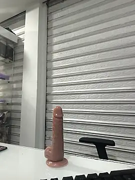 Alisson Stonee online show from April 19, 2026, 11:18 pm