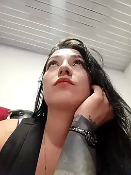 Snapshot of _Luna-1 chatting on September 29, 2025, 1:33 am Luna-1 online show from September 29, 2025, 1:33 am