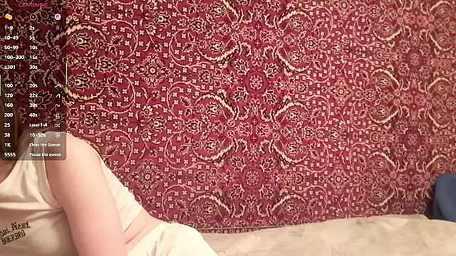 ivetabloom online show from November 26, 2025, 7:04 pm