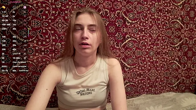 ivetabloom online show from November 28, 2025, 3:04 pm