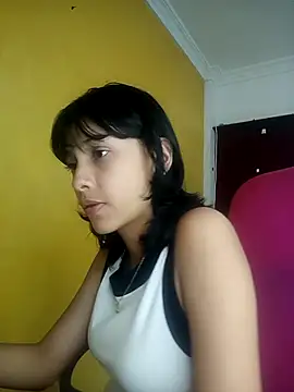 xoxo milk online show from October 24, 2025, 8:05 pm