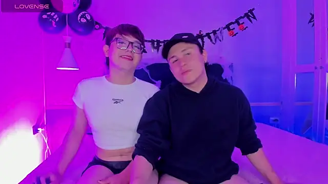 Boy2Boy Aheat online show from October 17, 2025, 1:03 pm