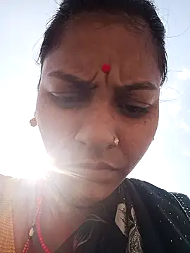 NainaKapoor online show from October 16, 2025, 7:53 am