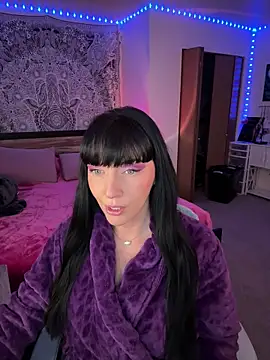 MaciiMayy online show from March 26, 2026, 7:19 pm