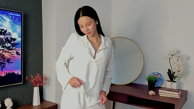 PatriciaHirpara online show from September 28, 2025, 7:36 am