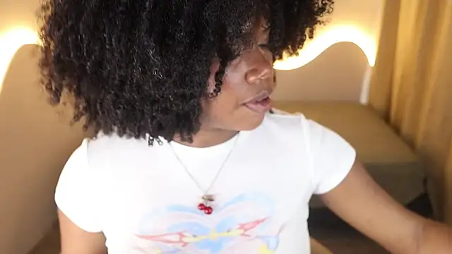 kehlannis  online show from October 23, 2025, 8:18 pm