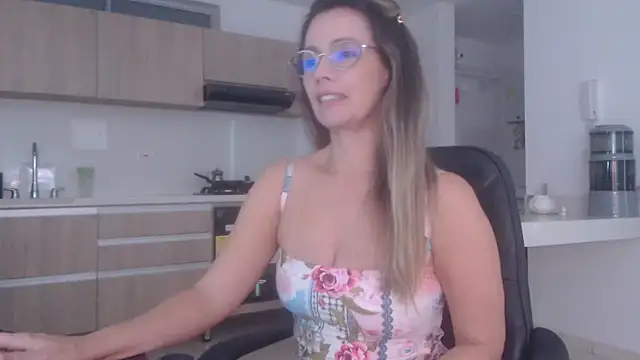 LovePaula online show from March 21, 2026, 11:59 am