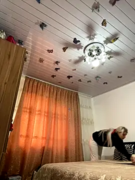 Snapshot of Giullyaxx chatting on November 6, 2025, 8:59 am Giullyaxx online show from November 6, 2025, 8:59 am