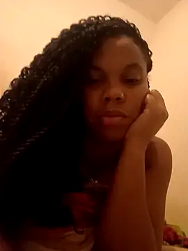 Snapshot of PrettahSantos chatting on December 22, 2025, 7:11 pm PrettahSantos online show from December 22, 2025, 7:11 pm