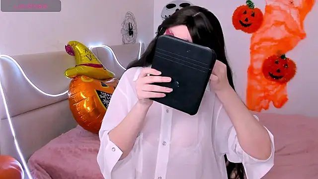 Snapshot of AishaAysitt chatting on October 31, 2025, 3:18 am AishaAysitt online show from October 31, 2025, 3:18 am