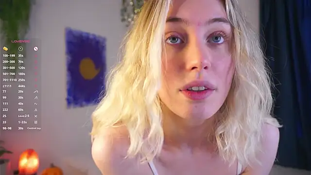 HoneyRay online show from November 2, 2025, 8:28 am