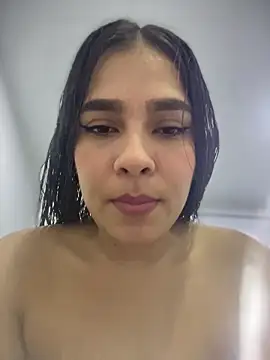 Snapshot of Valery_lux16 chatting on May 3, 2026, 8:04 pm Valery lux16 online show from May 3, 2026, 8:04 pm