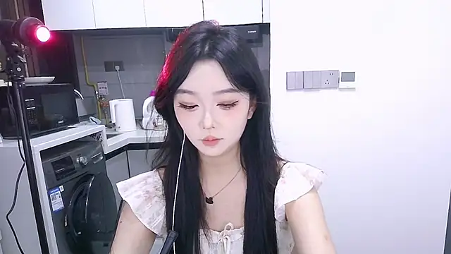 Miao-Maimiao online show from October 3, 2025, 4:37 pm