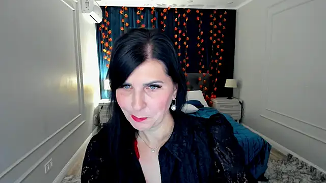 Snapshot of Moon_Veloure1 chatting on November 15, 2025, 3:48 am Moon Veloure1 online show from November 15, 2025, 3:48 am