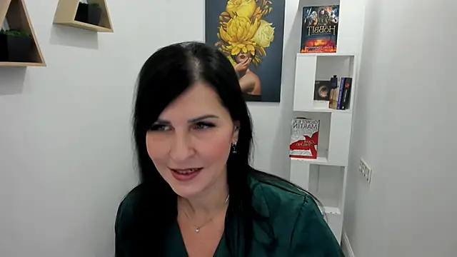 Snapshot of Moon_Veloure1 chatting on November 23, 2025, 3:17 am Moon Veloure1 online show from November 23, 2025, 3:17 am