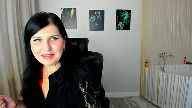 Snapshot of Moon_Veloure1 chatting on November 24, 2025, 3:50 am Moon Veloure1 online show from November 24, 2025, 3:50 am