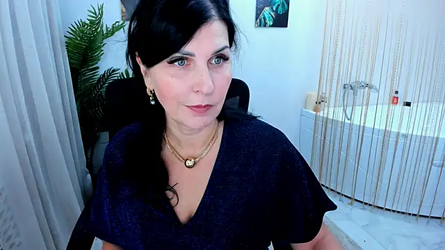 Snapshot of Moon_Veloure1 chatting on November 27, 2025, 3:30 am Moon Veloure1 online show from November 27, 2025, 3:30 am