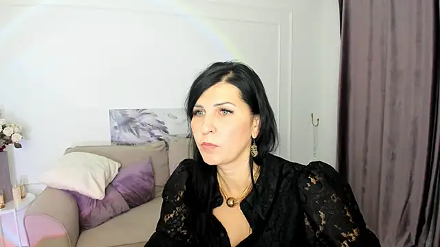 Snapshot of Moon_Veloure1 chatting on December 2, 2025, 3:12 am Moon Veloure1 online show from December 2, 2025, 3:12 am