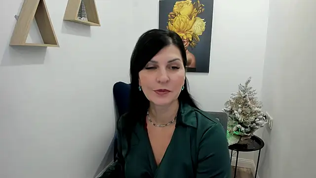 Snapshot of Moon_Veloure1 chatting on December 4, 2025, 3:05 am Moon Veloure1 online show from December 4, 2025, 3:05 am