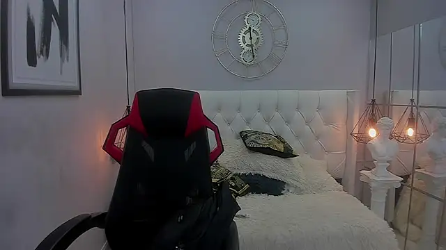 wildthor26 online show from October 7, 2025, 4:42 am