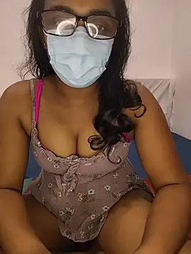 Snapshot of sexybolegirl chatting on June 18, 2026, 5:06 pm sexybolegirl online show from June 18, 2026, 5:06 pm
