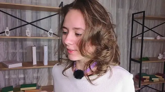 Crysta1Eva  online show from April 18, 2026, 9:04 pm