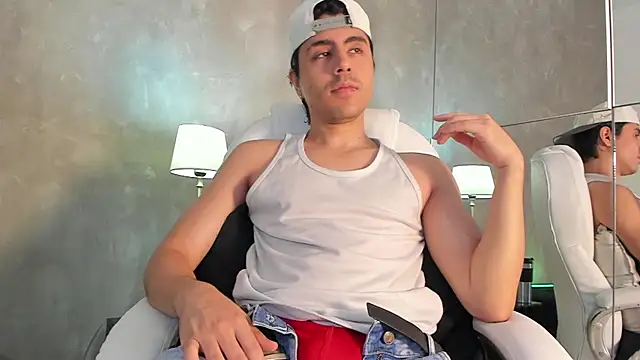 Snapshot of dylan_cross_ chatting on November 25, 2025, 11:21 am dylan cross online show from November 25, 2025, 11:21 am