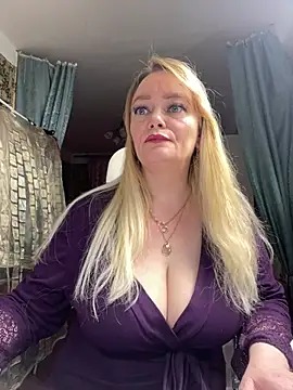 Snapshot of Sweet-blonde chatting on February 14, 2026, 10:06 pm Sweet-blonde online show from February 14, 2026, 10:06 pm