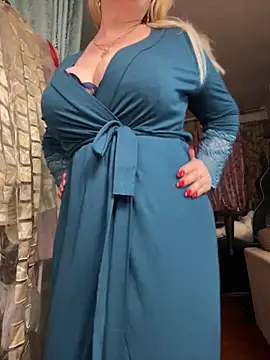 Snapshot of Sweet-blonde chatting on February 23, 2026, 10:29 pm Sweet-blonde online show from February 23, 2026, 10:29 pm