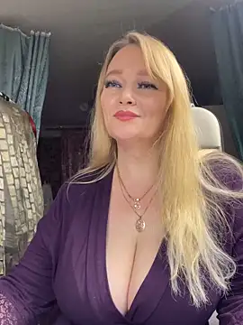 Snapshot of Sweet-blonde chatting on February 24, 2026, 9:02 pm Sweet-blonde online show from February 24, 2026, 9:02 pm