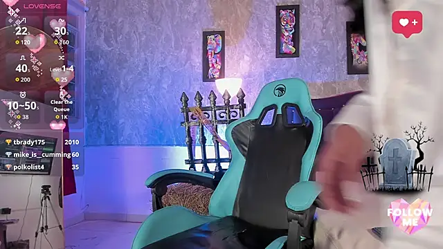 Lauren smiles online show from November 1, 2025, 4:14 am