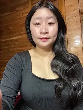 violet-00 online show from December 21, 2025, 4:41 am