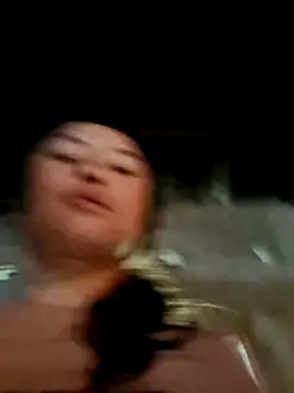 Snapshot of xuxulovezz chatting on October 5, 2025, 12:20 am xuxulovezz online show from October 5, 2025, 12:20 am