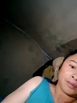 Snapshot of xuxulovezz chatting on October 21, 2025, 11:38 pm xuxulovezz online show from October 21, 2025, 11:38 pm